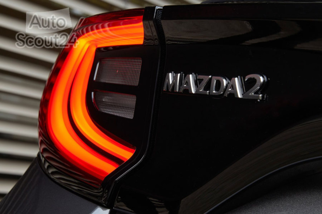 Mazda-2_Hybrid-2022-1600-19.jpg