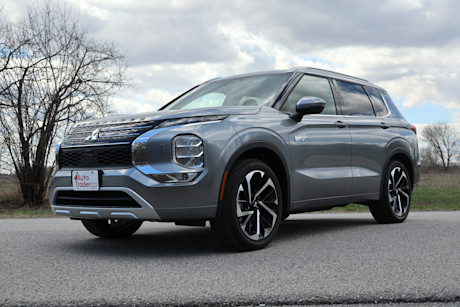 Editorial 2024 mitsubishi outlander phev gt premium 21