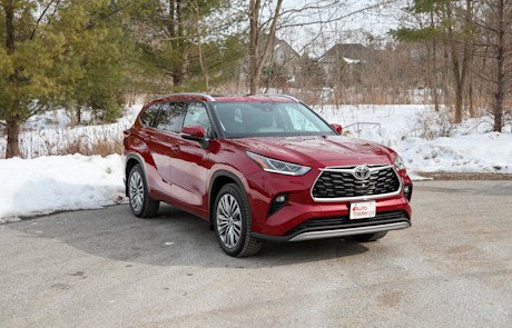 Editorial 2022 toyota highlander limited platinum 14 jm