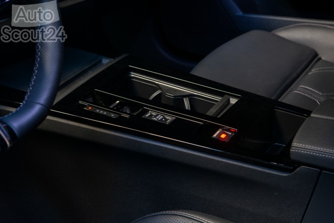 NEW_OPEL_ASTRA_002 copia(1).jpg