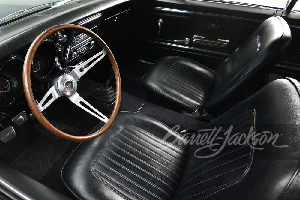 Yenko Super Camaro de 1967 barret Jackson 2022 (4).jpg