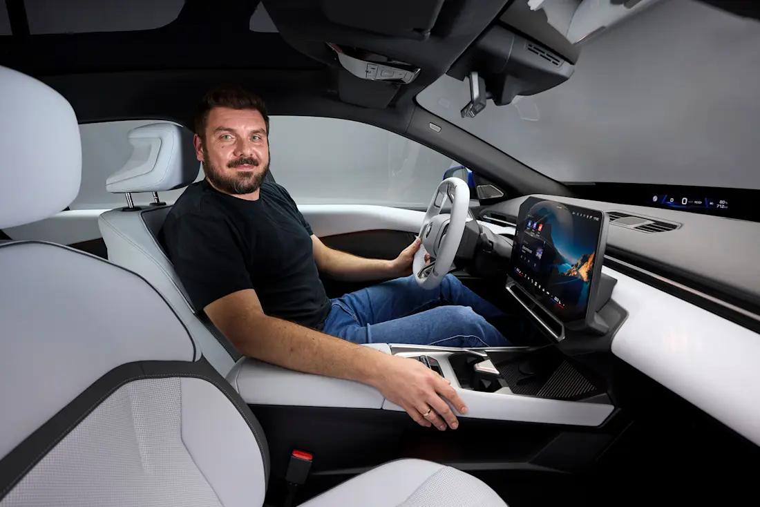 bmw-i3-neue-klasse-2026-interior-tv