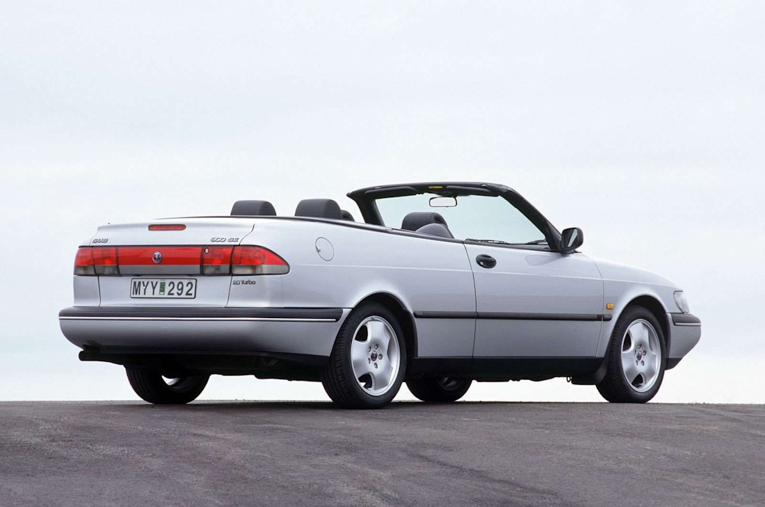 saab-900-cabrio-back
