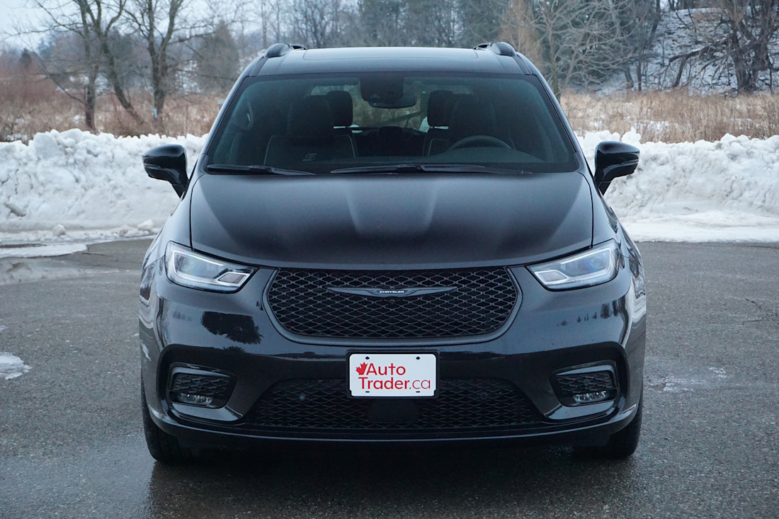 2026 Chrysler Pacifica AWD Review + Video Body Image
