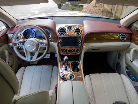 Editorial bentayga hybrid 15