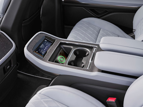 Editorial 2025 lincoln navigator l black label atmospheric 20