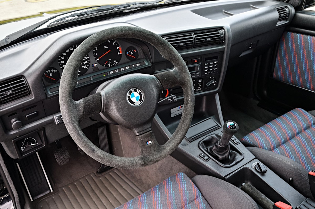 P90236413_lowRes_the-bmw-m3-evo-e30-0
