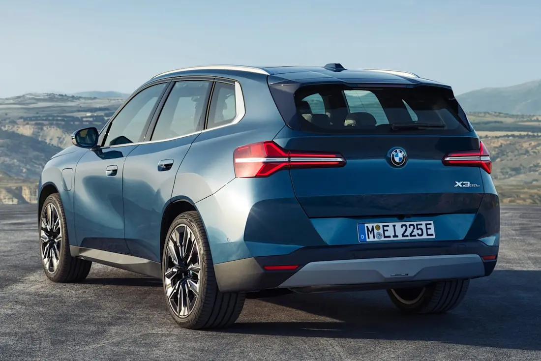 Bis zu 90 km Reichweite: Der BMW X3 30e xDrive liefert solide Werte, muss sich aber den PHEV-Varianten des GLC geschlagen geben.  Bis zu 90 km Reichweite: Der BMW X3 30e xDrive liefert solide Werte, muss sich aber den PHEV-Varianten des GLC geschlagen geben.