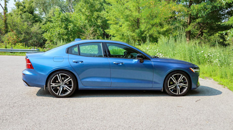 Editorial 2021 volvo v60 t5 awd r design 05 jm