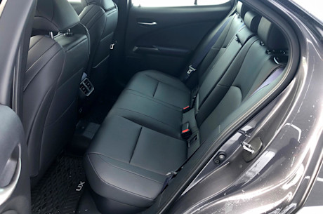 Lexus UX 250h 2022 : essai routier Body Image