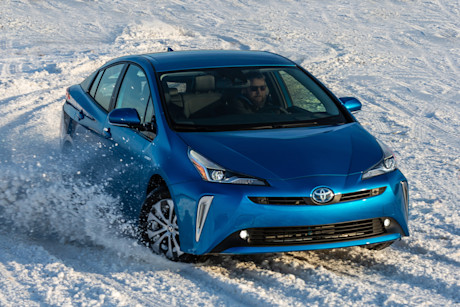 Editorial toyota prius awd 1