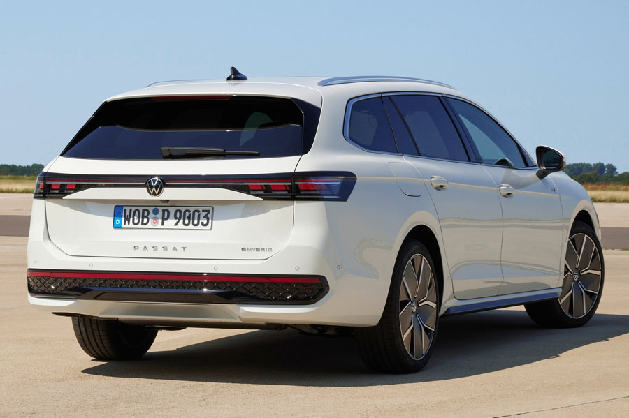 Volkswagen-Passat_Variant-2024-1600-0b.jpg
