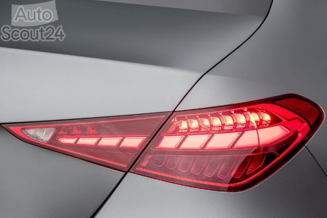 Mercedes-Benz-C-Class-2022-1280-37 (2).jpg