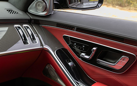 Editorial 2024 mercedes amg s 63 e performance fd 230627 28 jw