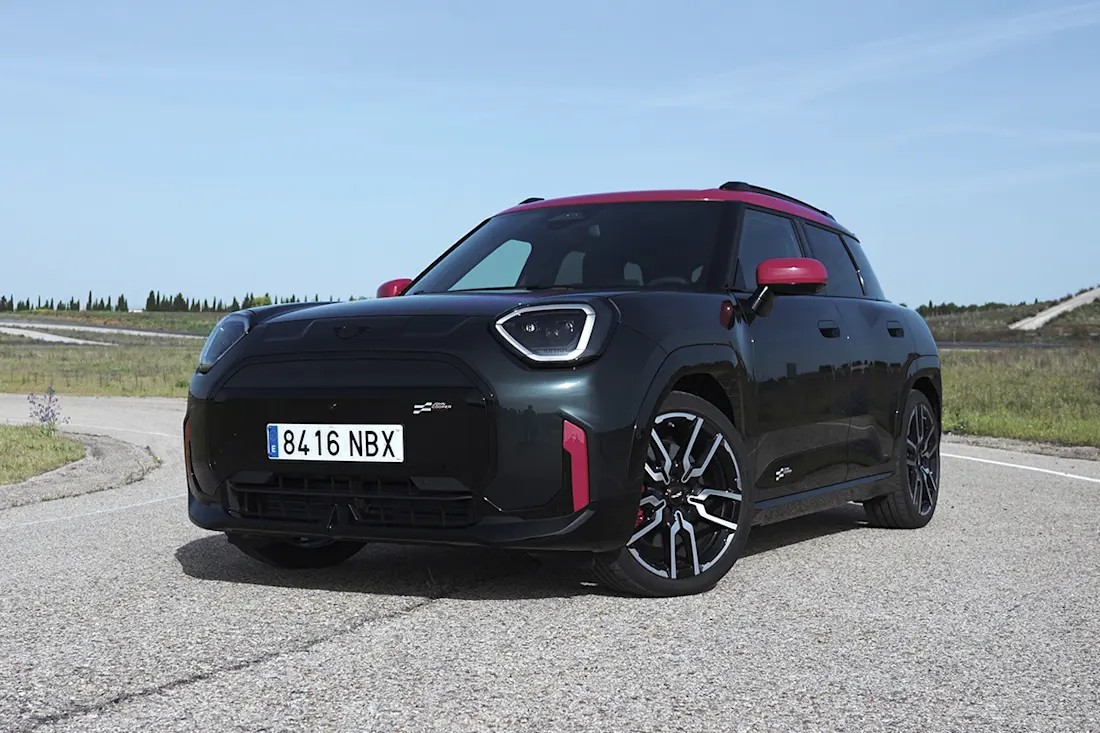 mini-aceman-john-cooper-works-2026 (9)