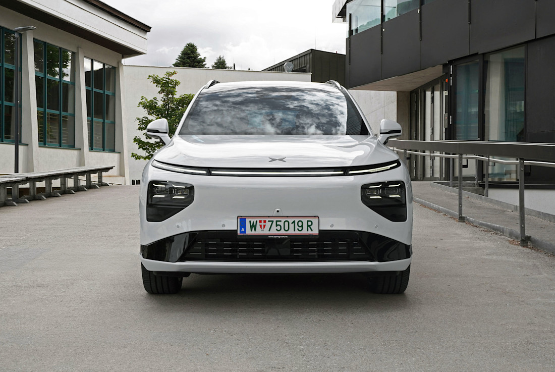 2 xpeng-g9-long-range-2026-front