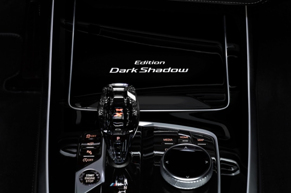 P90386169_highRes_bmw-x7-edition-dark- (1).jpg