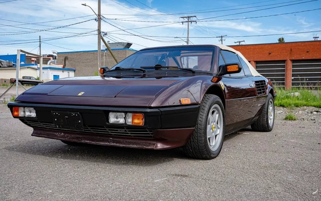 Ferrari Mondial Cabriolet de 1985 (1).jpg