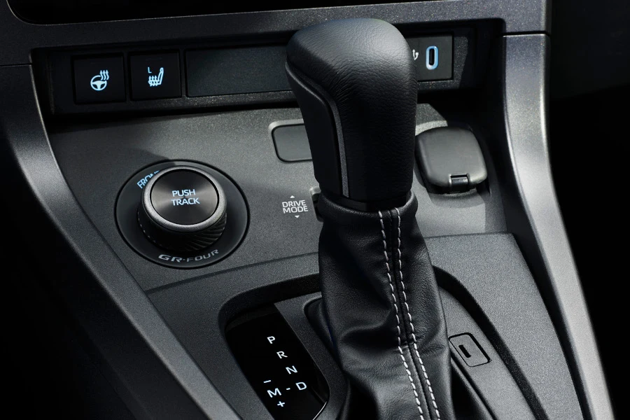 interior-toyota-gr-yaris-2024 (10)