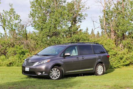 Editorial 2016 toyota sienna 02 ts