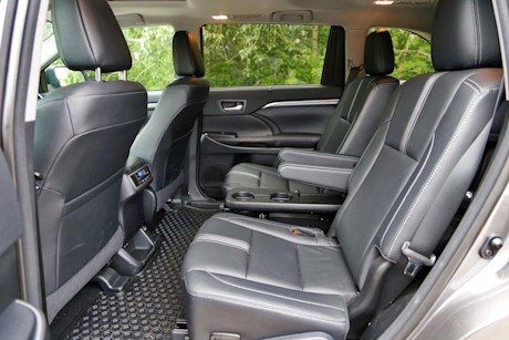 Editorial 2017 toyota highlander xle 11 ts