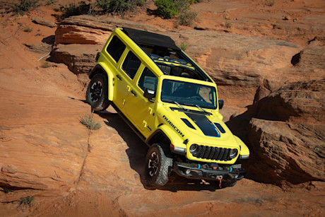 Editorial 2024 jeep wrangler rubicon x 4xe 230803 02 jeep