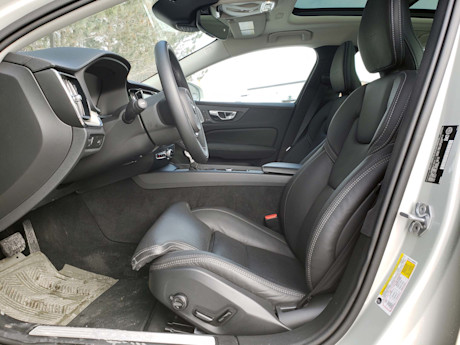 Editorial 2019 volvo v60 inscription 11 sw