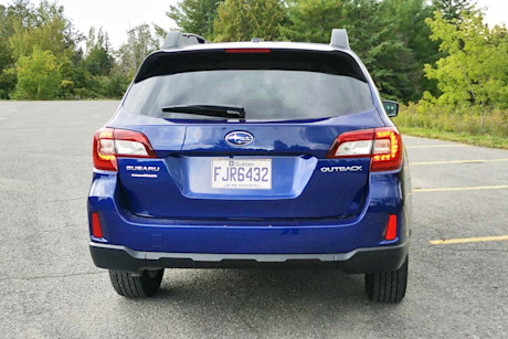 Editorial 2017 subaru outback touring 05 jbe