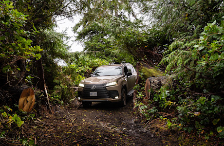 2025 Lexus LX 700h Overtrail+ Review Body Image