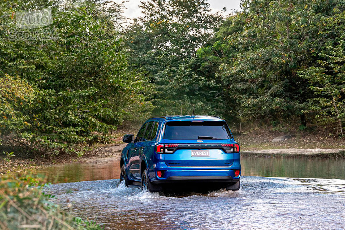 Ford Everest 2022 (2).jpg
