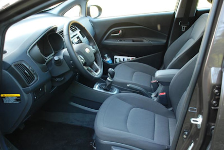 Editorial 2012 kia rio 5door gy 017 1289