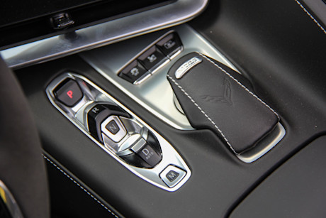 Editorial 2021 chevrolet corvette stingray 3lt convertible 35 dw