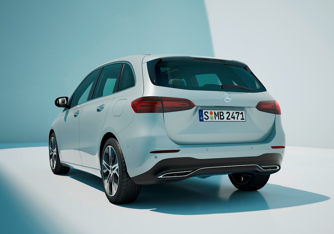 Mercedes-Benz-B-Class-2023