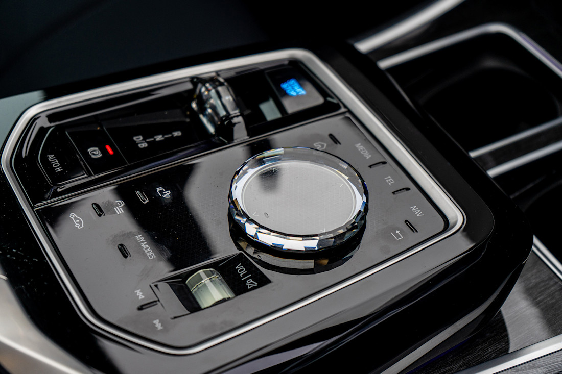 2026 BMW i7 - TD - KD - 260303 - 15.jpg