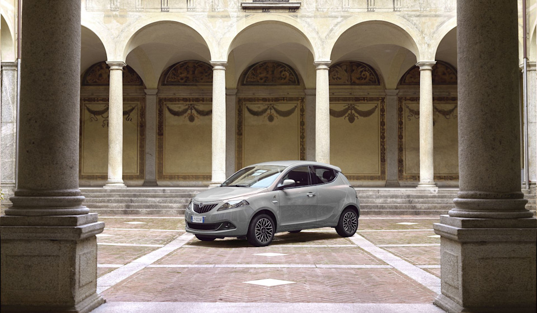 Nuova Lancia Ypsilon Alberta Ferretti: italianità ed eleganza eco-chic