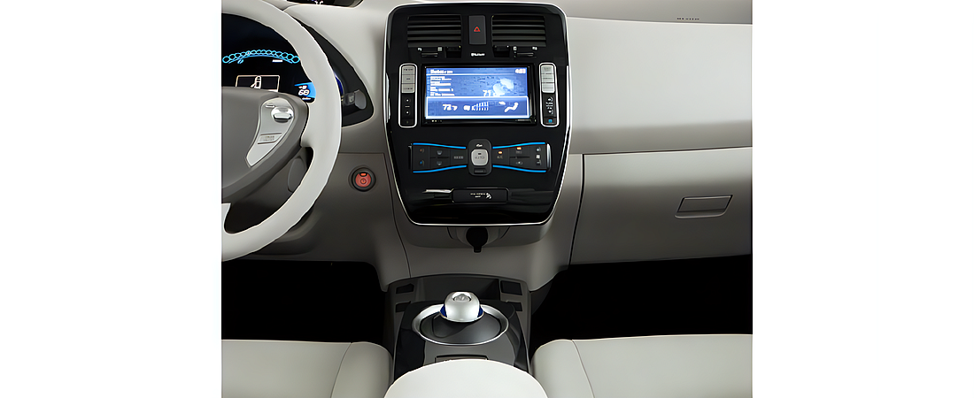 Nissan LEAF 2012 11