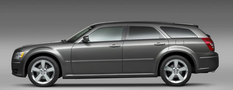 dodge-magnum-side