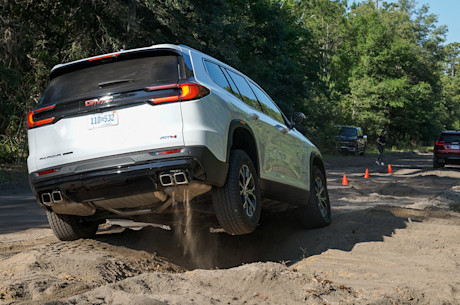 Editorial 2024 gmc acadia fd jv 240613 2