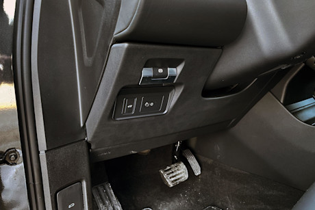 Editorial 2022 land rover range rover evoque p250 bronze collection 31 ct