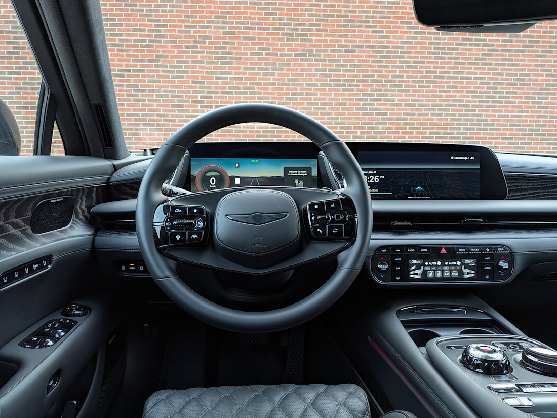 2026 Genesis G90 Black Edition - TD - SBe - 260327 - 26.jpg