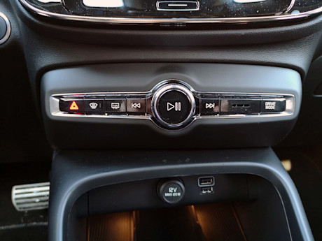 Volvo XC40 2020 : essai routier Body Image