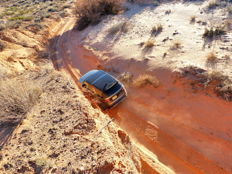 Editorial 2017 land rover discovery 18 jb