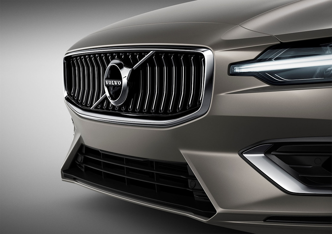 223541_New_Volvo_V60_exterior.jpg