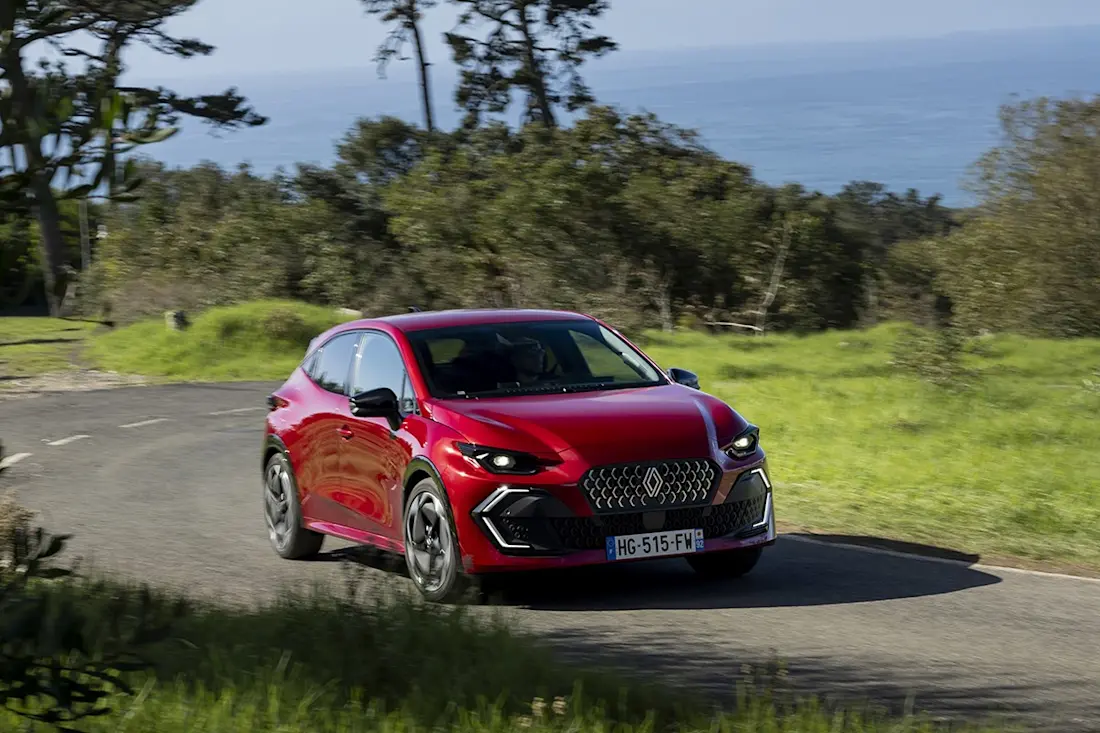 BEBE20251211 Renault Clio 06