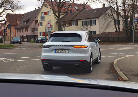Editorial 2019 porsche cayenne e hybrid 05 lw