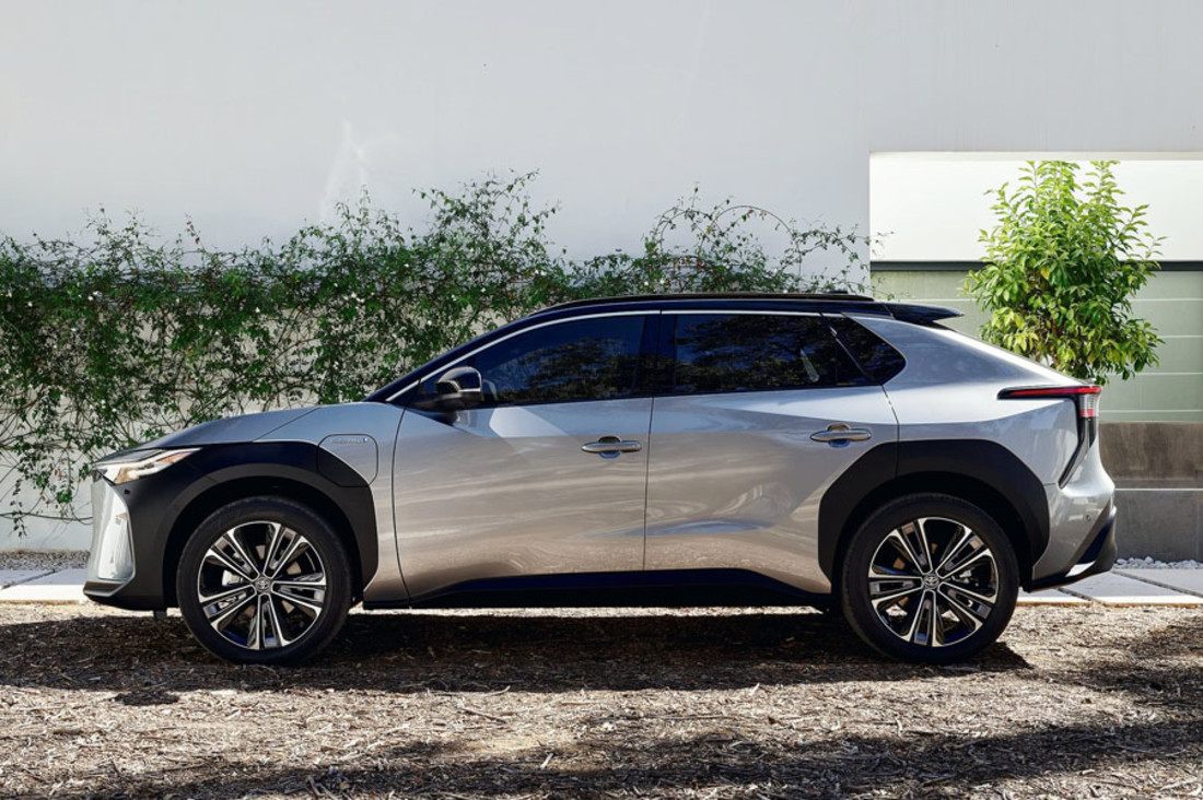 Toyota-bZ4X-2023-1600-05.jpg