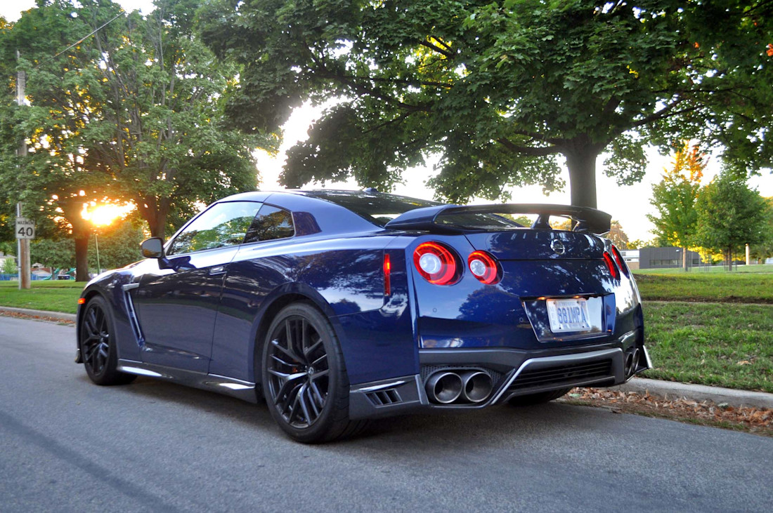 Editorial 2017 nissan gt r 06 mb