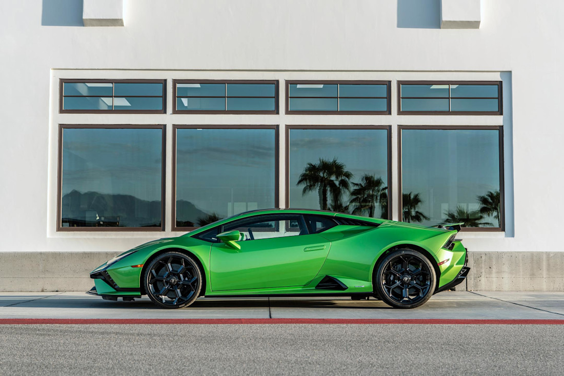 Editorial 2023 lamborghini huracan tecnica 05 sha
