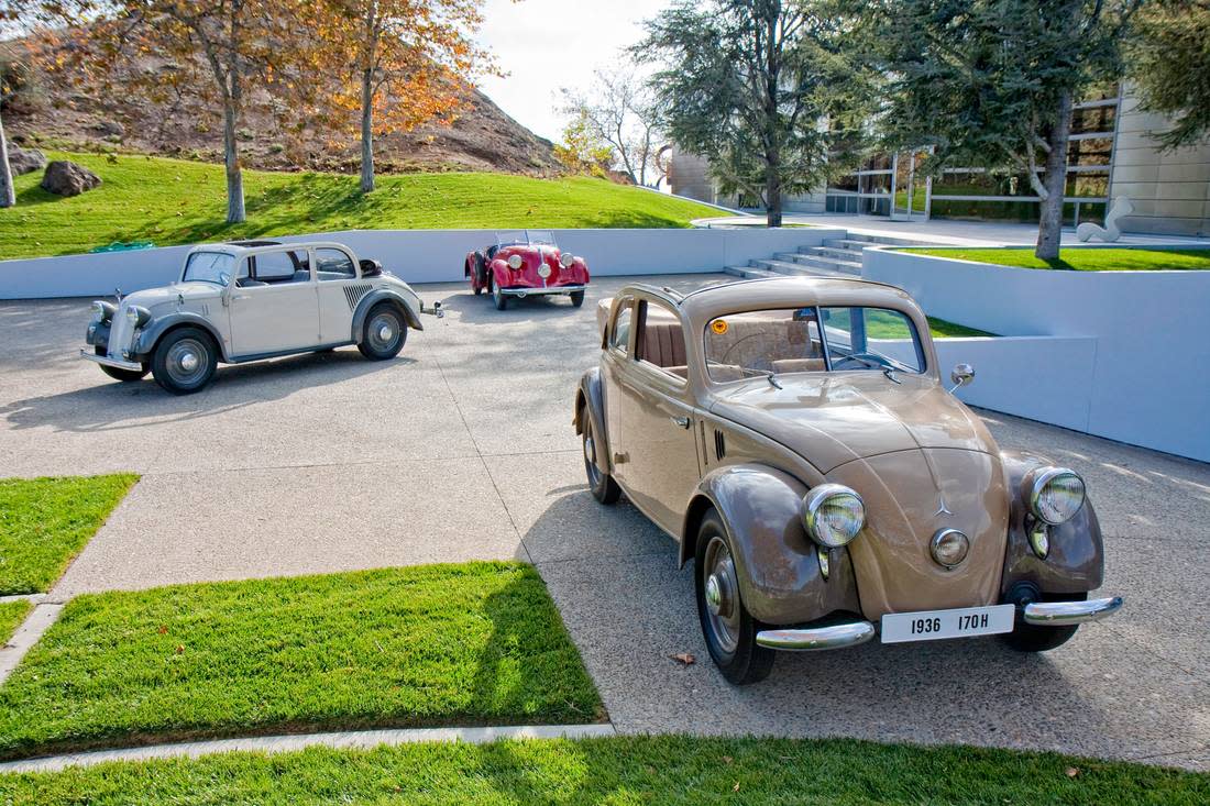 2ULZvGkY17VD5lNDzxFQIF-4440b7e2e709ad475b75c33a8f8050df-Mercedes-Benz_170_Front_2-1100