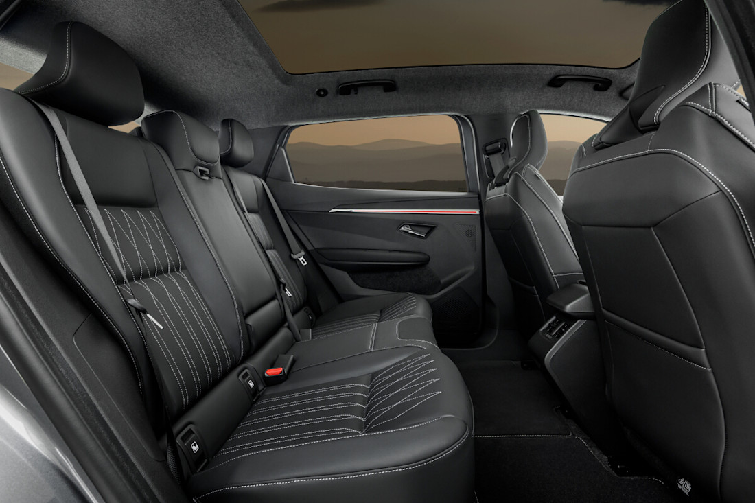 Eclipse Cross_029.jpg